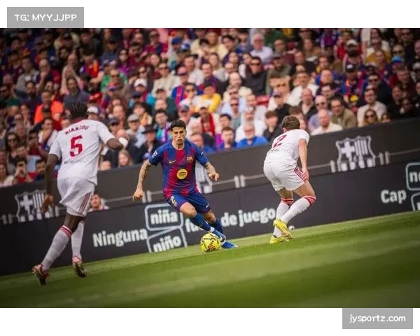 塞维利亚前锋阿科尔·亚当斯状态正佳，成对阵巴萨反击关键威胁点